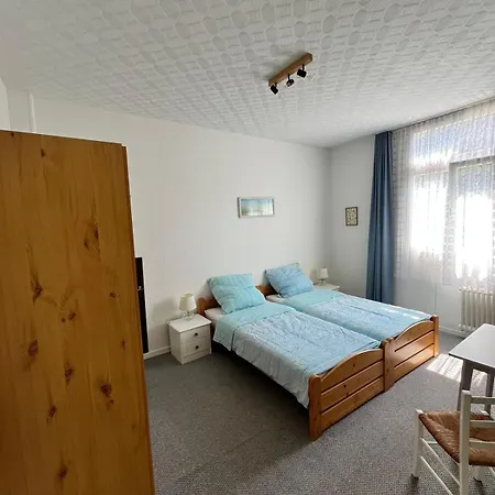 Burg Hausen Хостел *